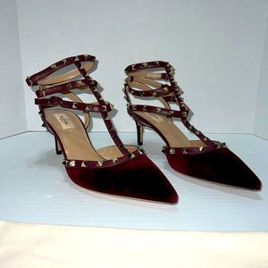 VALENTINO ROCKSTUD CAGED PUMP